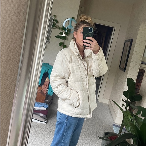 Abercrombie & Fitch Lightweight Cream White Packable Puffer Jacket - Picture 1 of 16